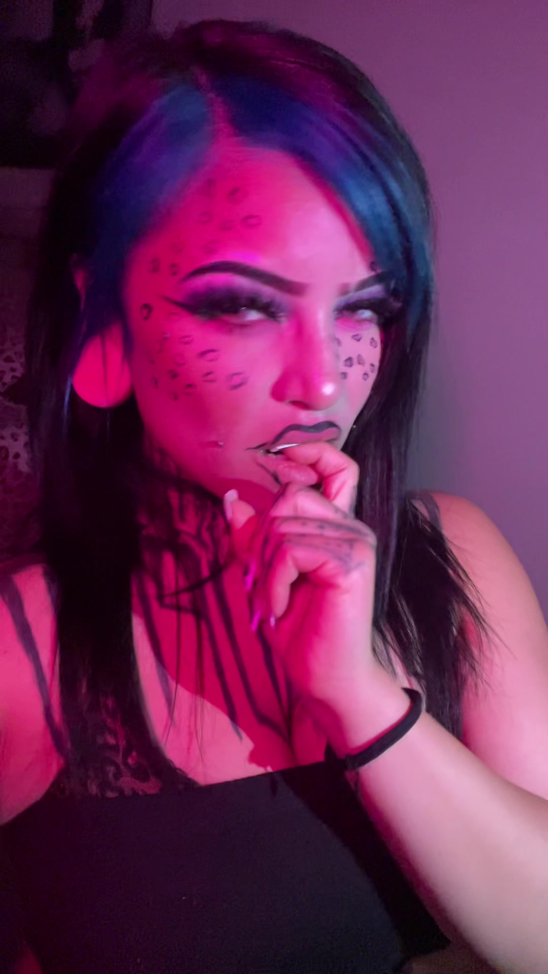 @FREAKSHOW KEEZH✨