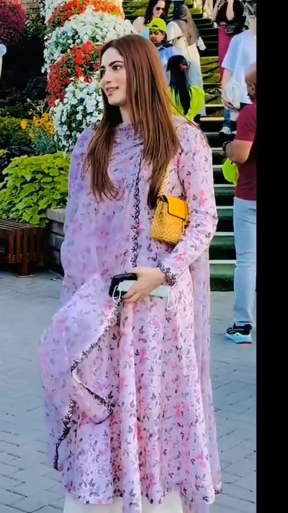 @Neelam Muneer 🔷