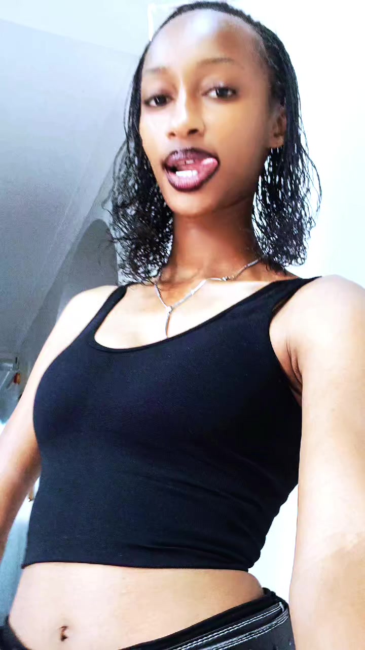 @I'm just a girl🍒🎀