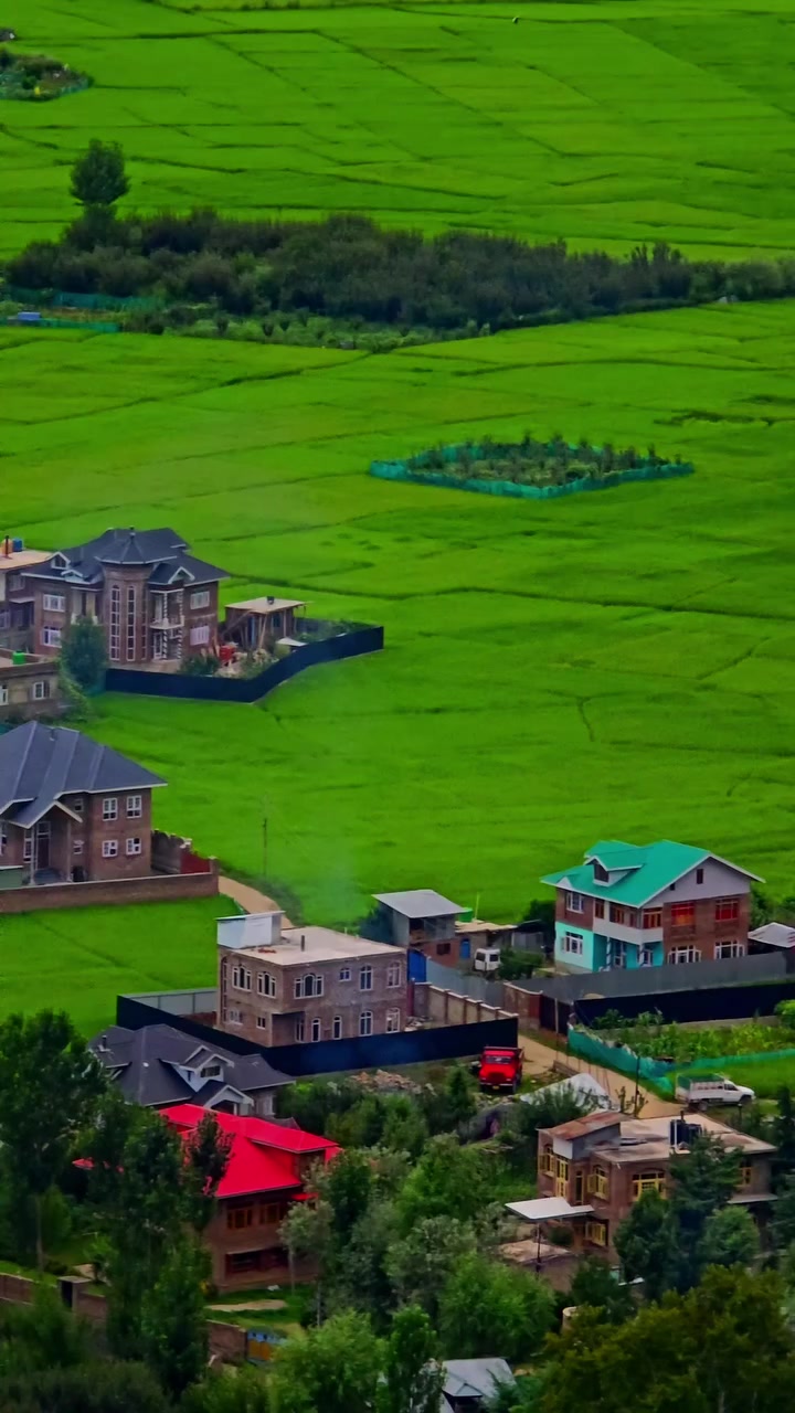 @KASHMIRI 🍁
