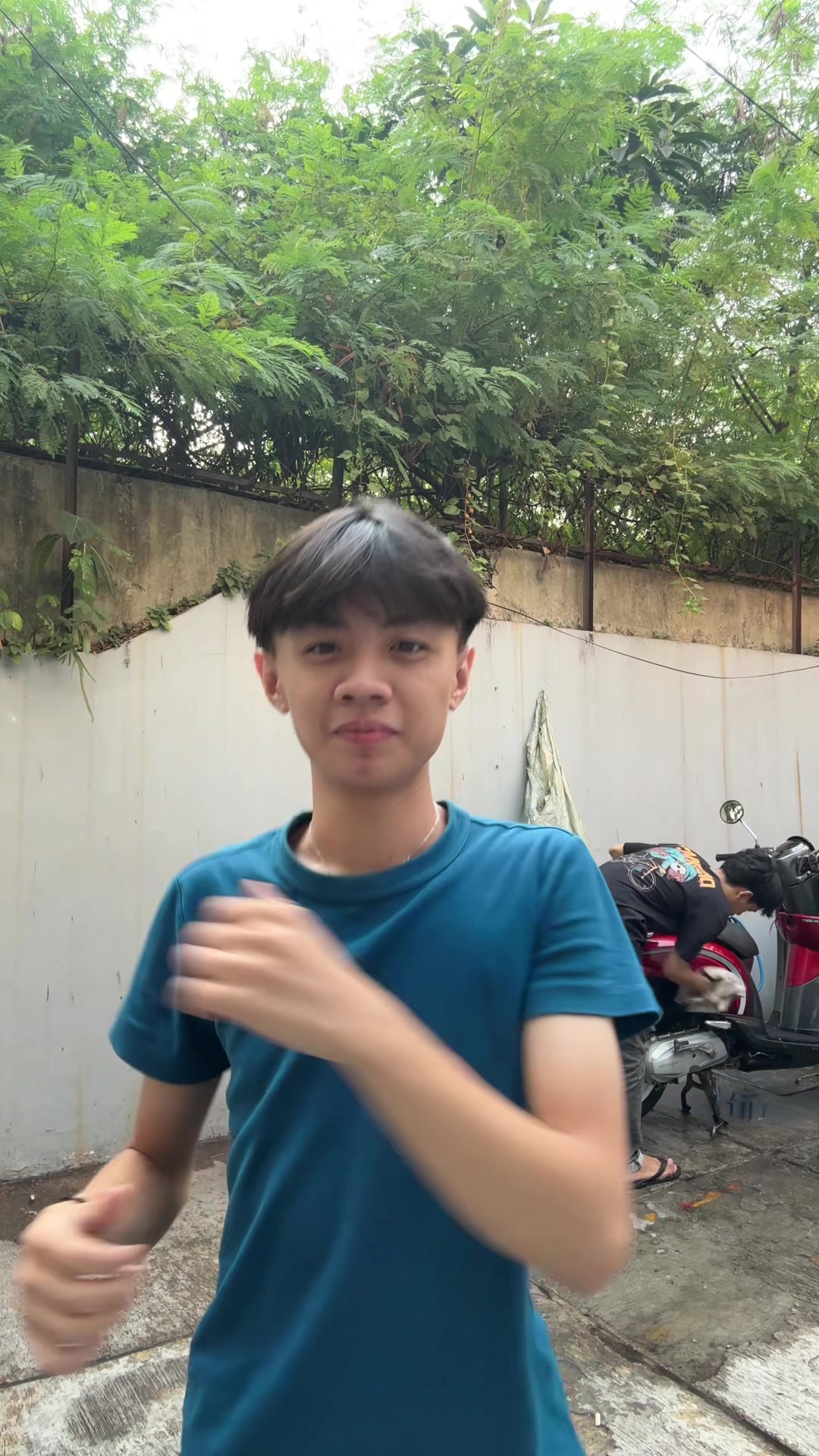 @CHRISZZ