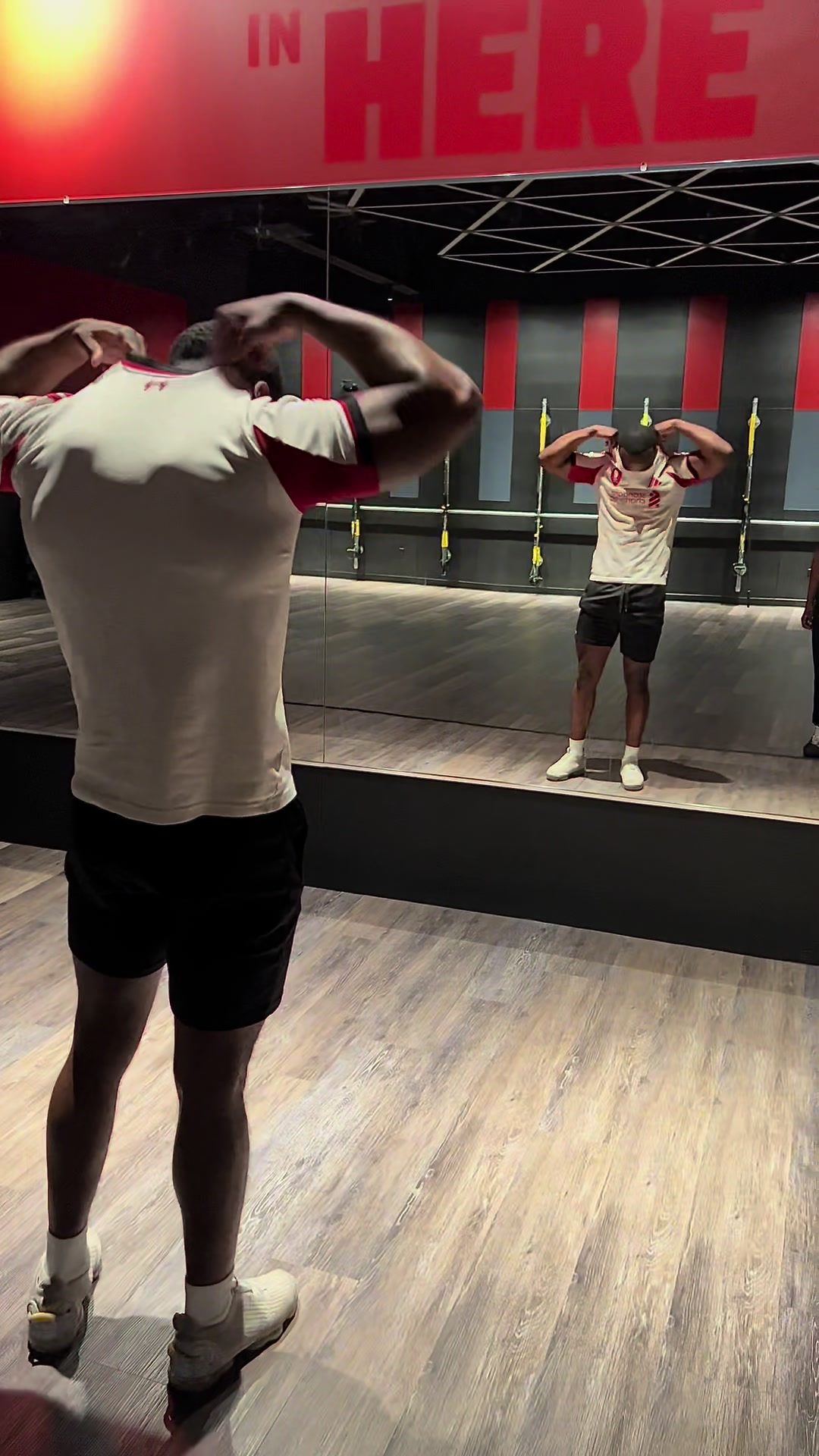 @Kaku lifts and fits!
