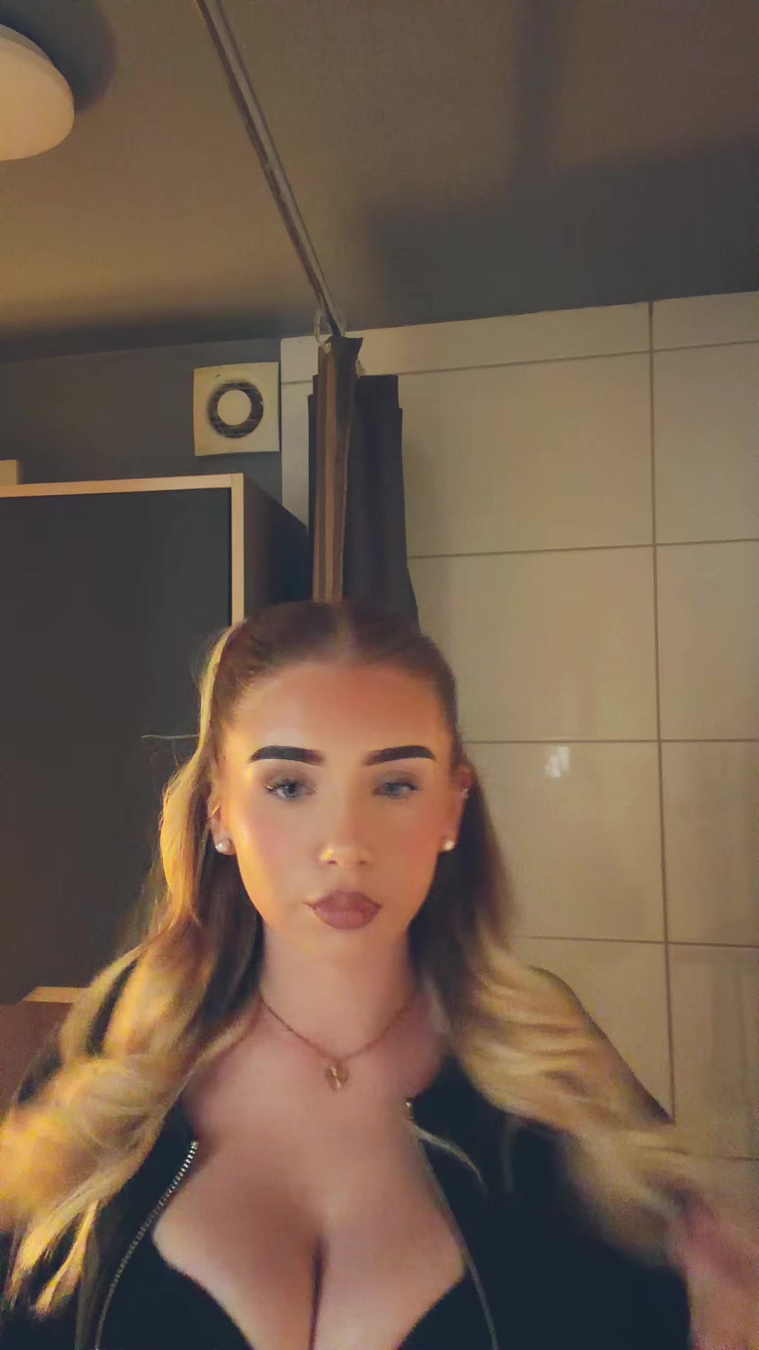 @𝐜𝐡𝐢𝐚𝐫𝐚