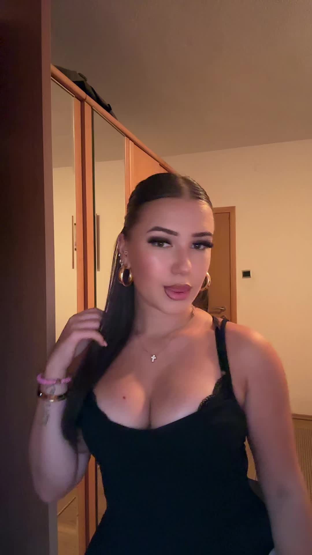@𝒽ℯ𝓁ℯ𝓃𝒶