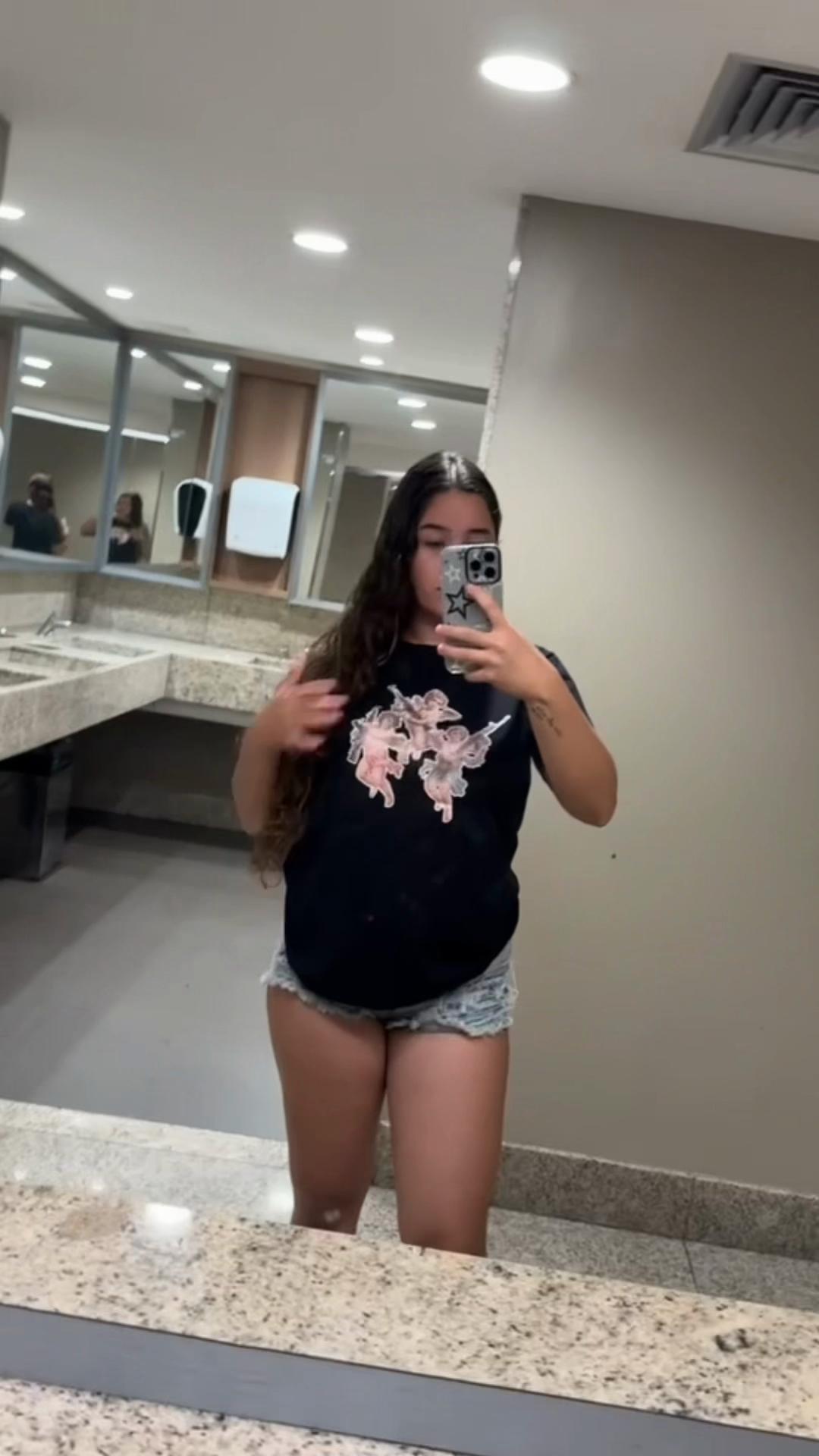 @Melany Barneschi 🪽🦍