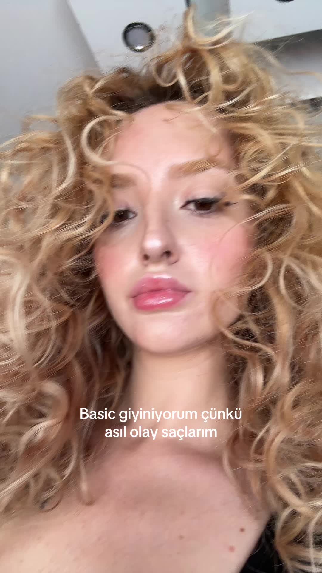 @Ezo Rayit 🪩🌸