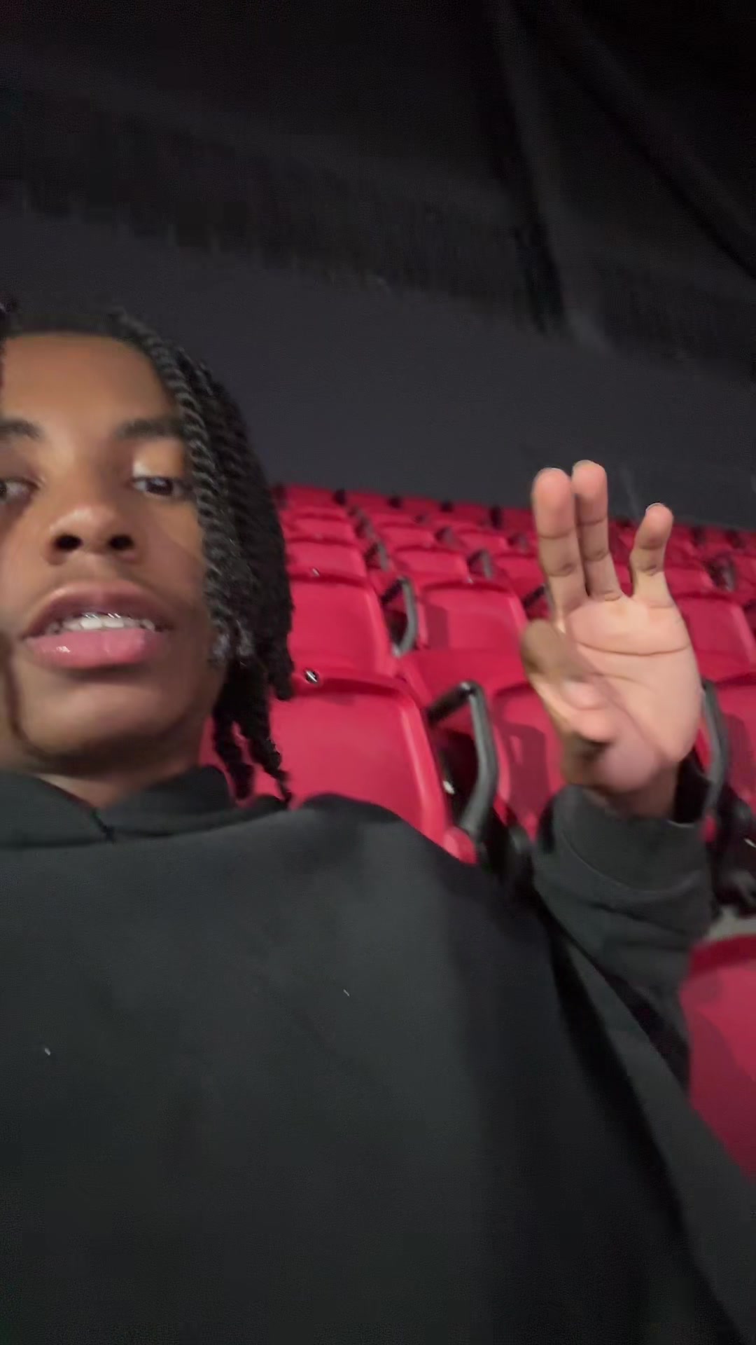 @🖐🏾
