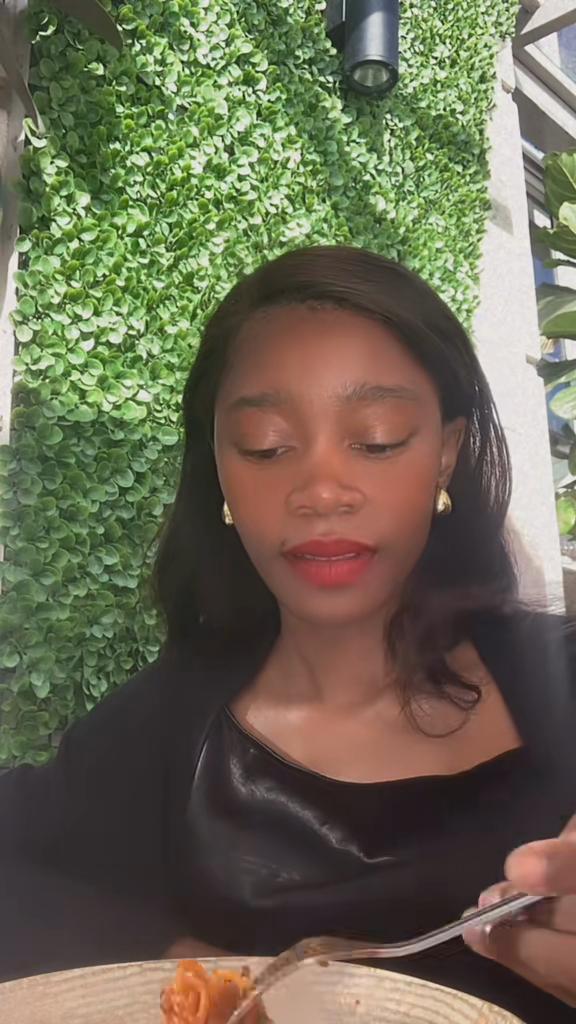 @Naomi👑