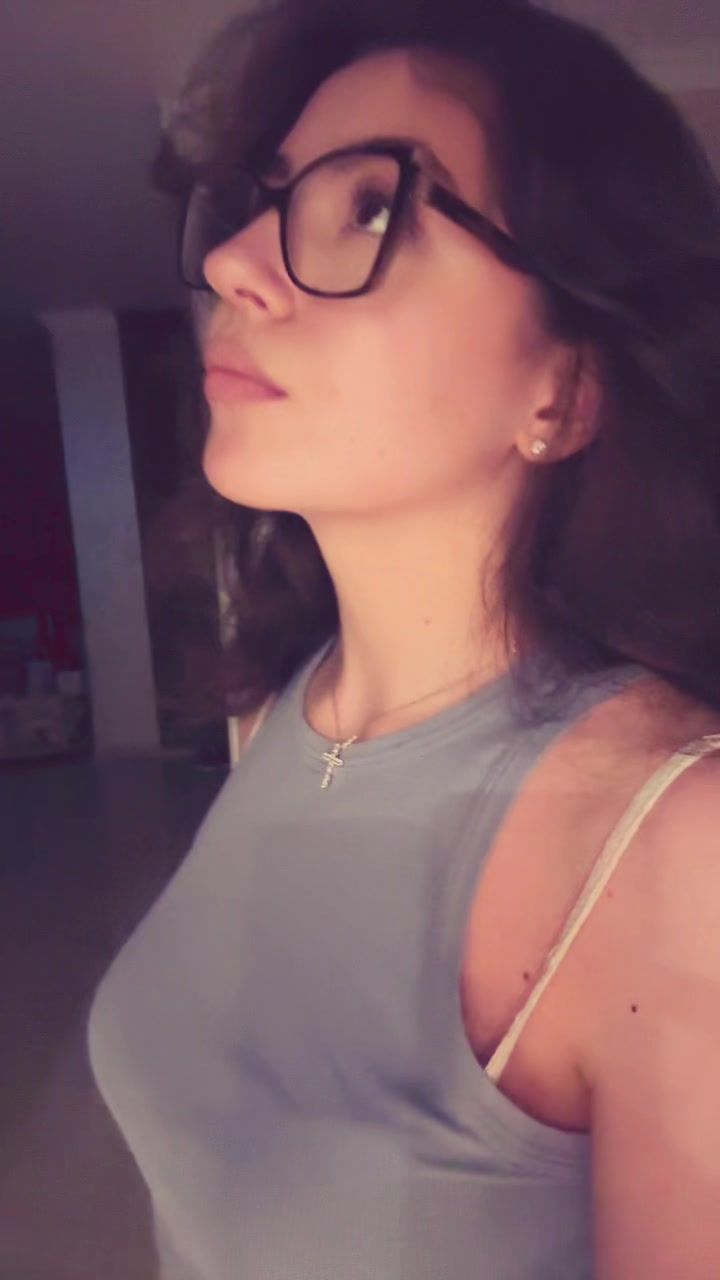 @🦅