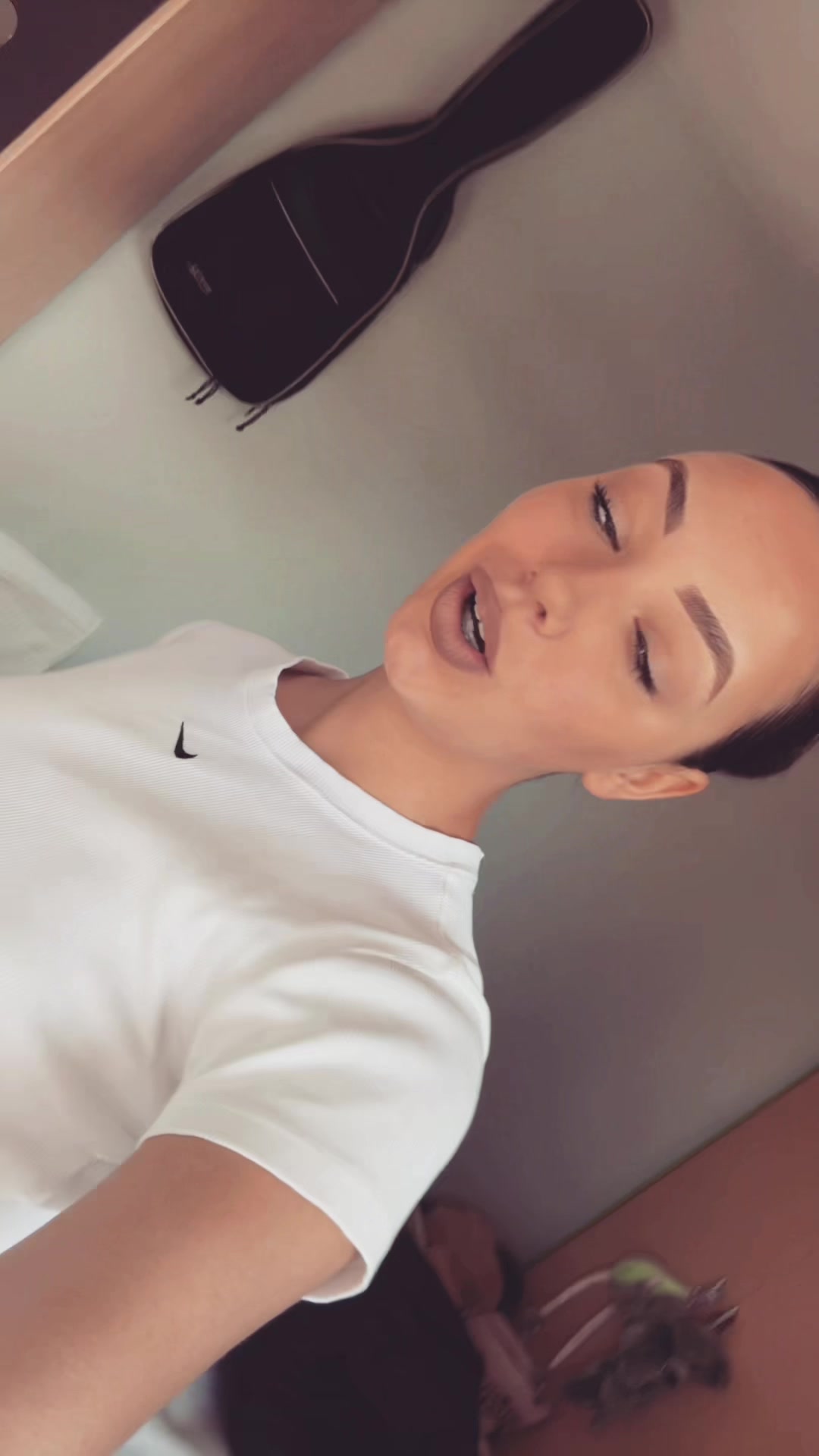 @isidora