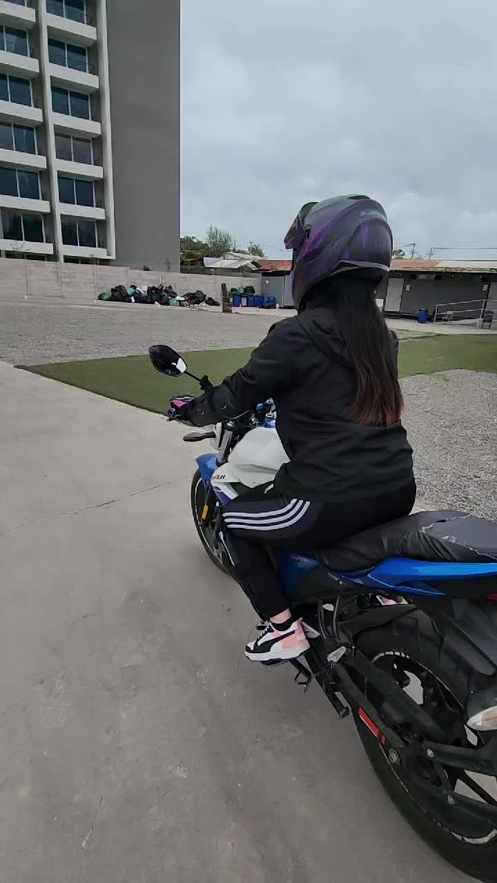 @CLASESDEMOTO.GIXXERMANIA