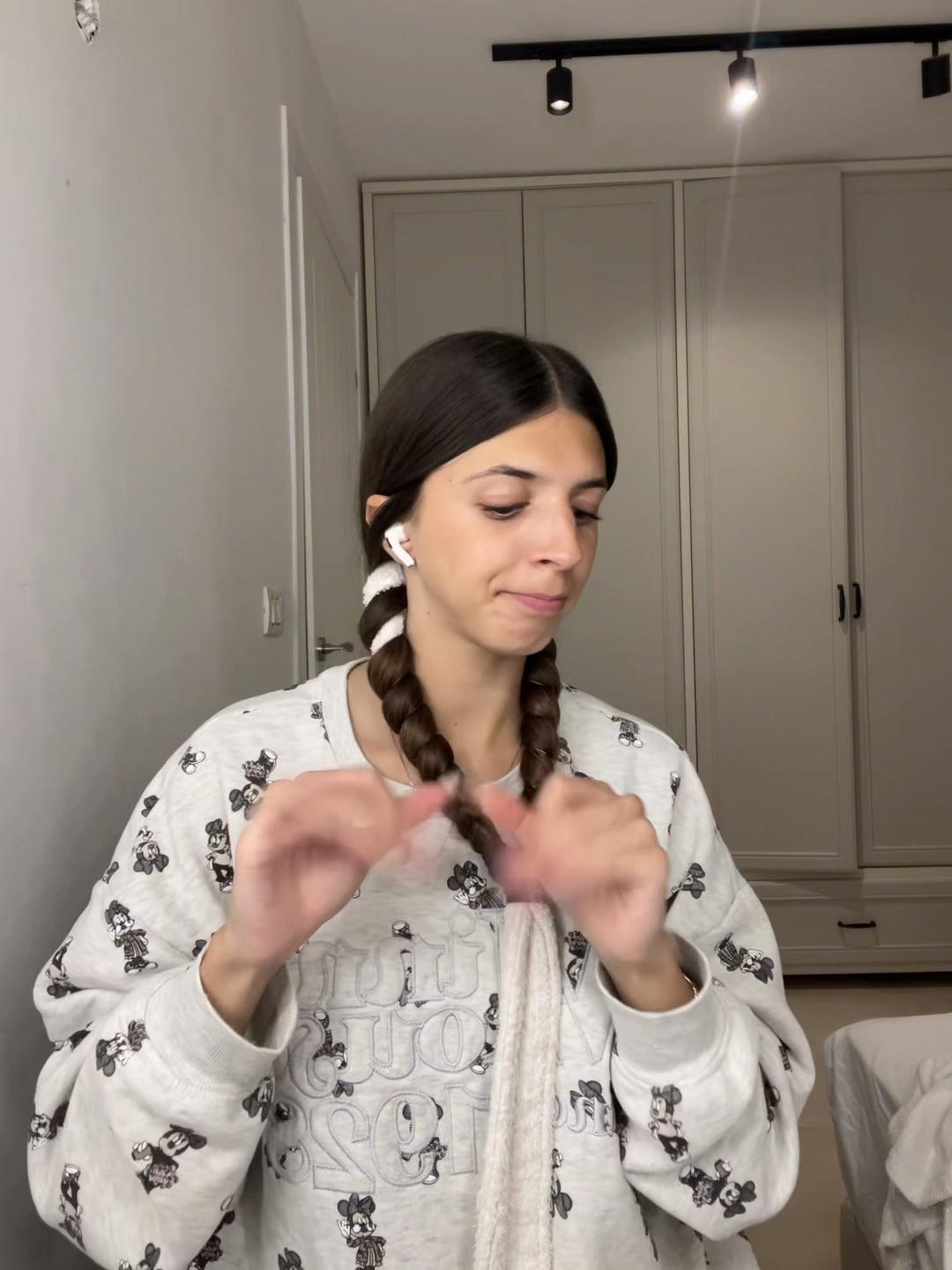 @Ayala_ariel10