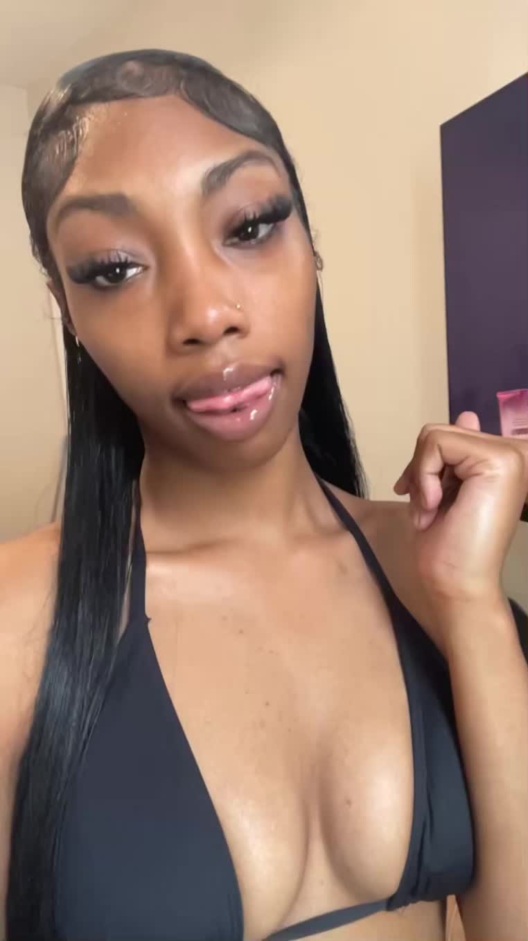 @Ms.MaterialGirl💵