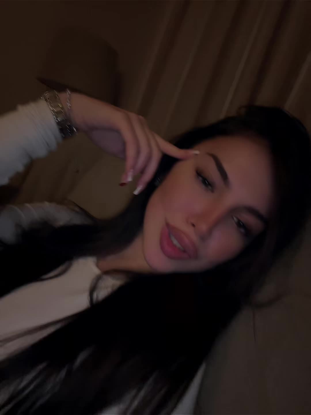 @isidora