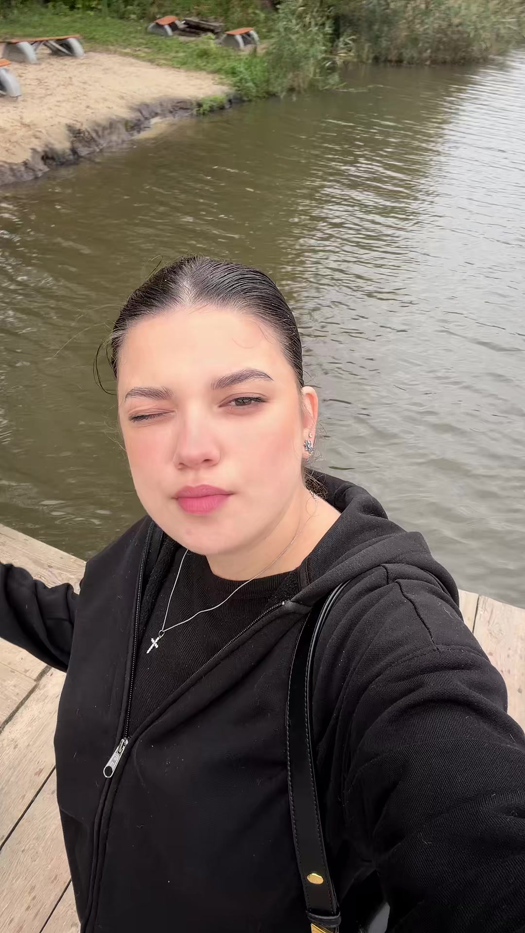 @КОТОРАЯ ДАЛЕКО ЖИВЕТ