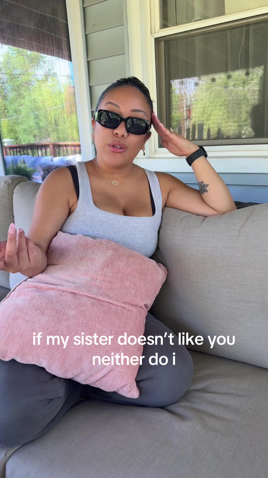 @yzabella