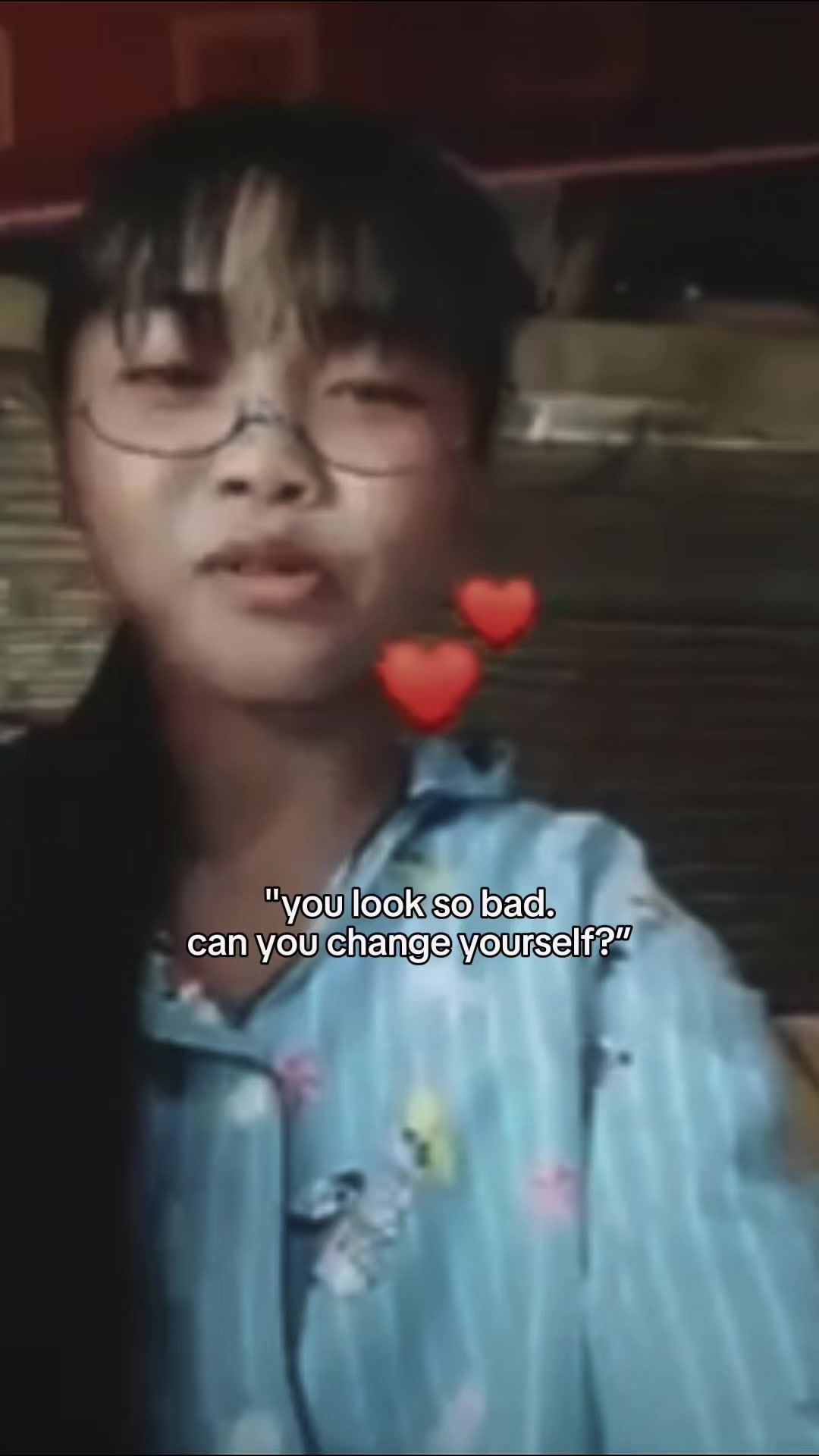 @𐬺