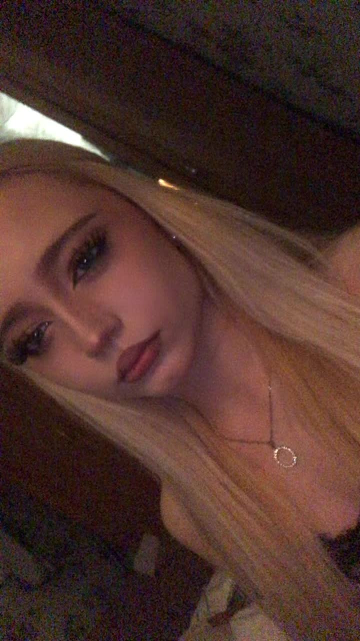 @аняяя