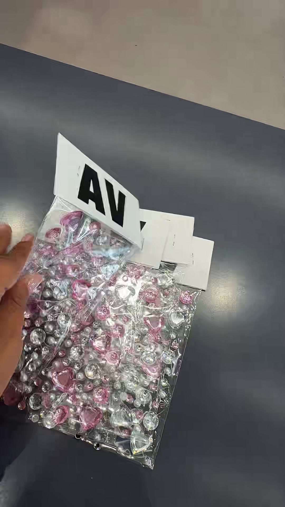 @AV