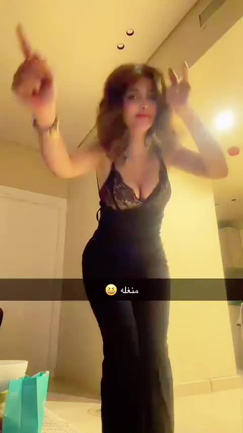 @👸مثيرة للجدل👸