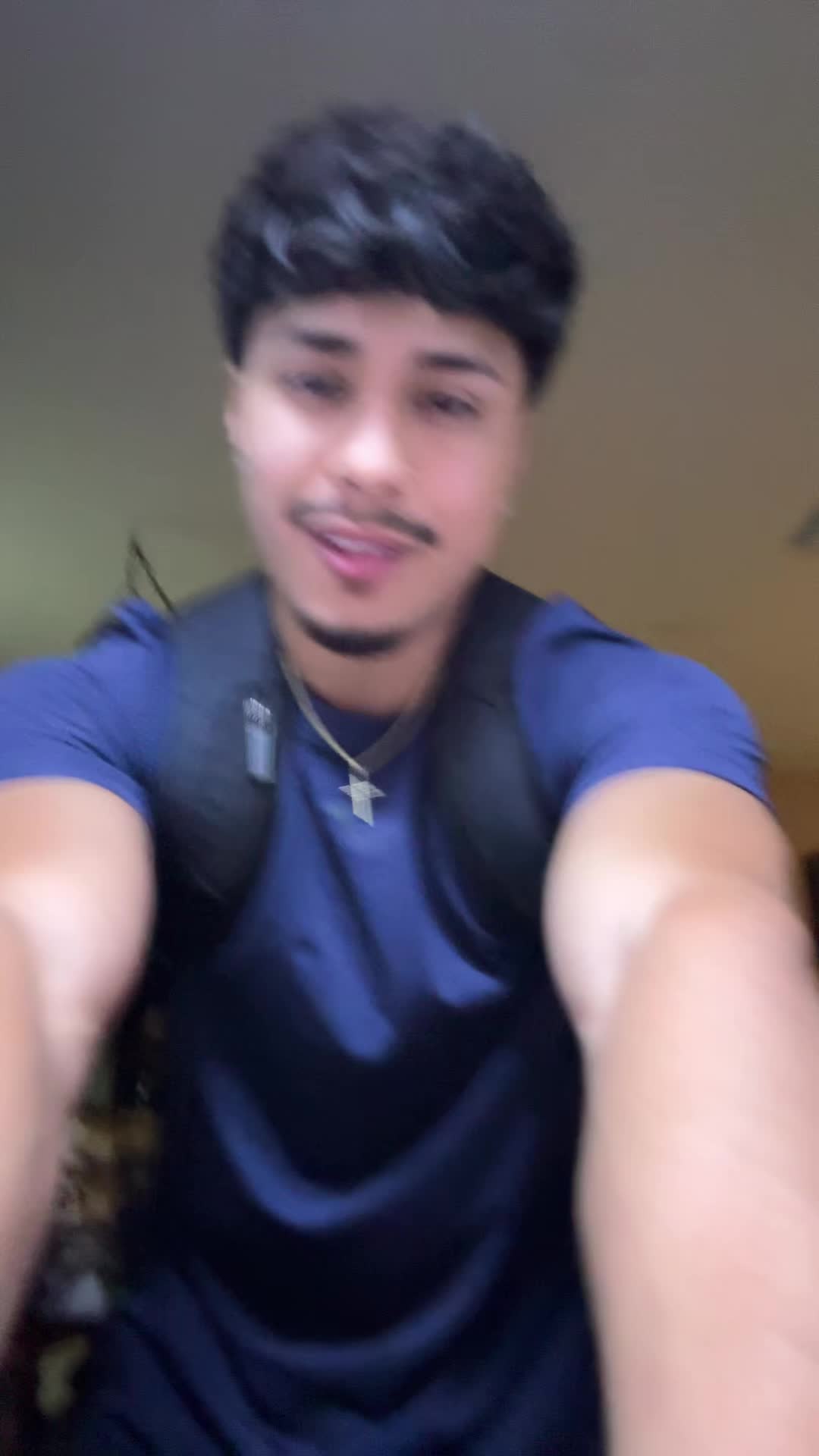 @😁