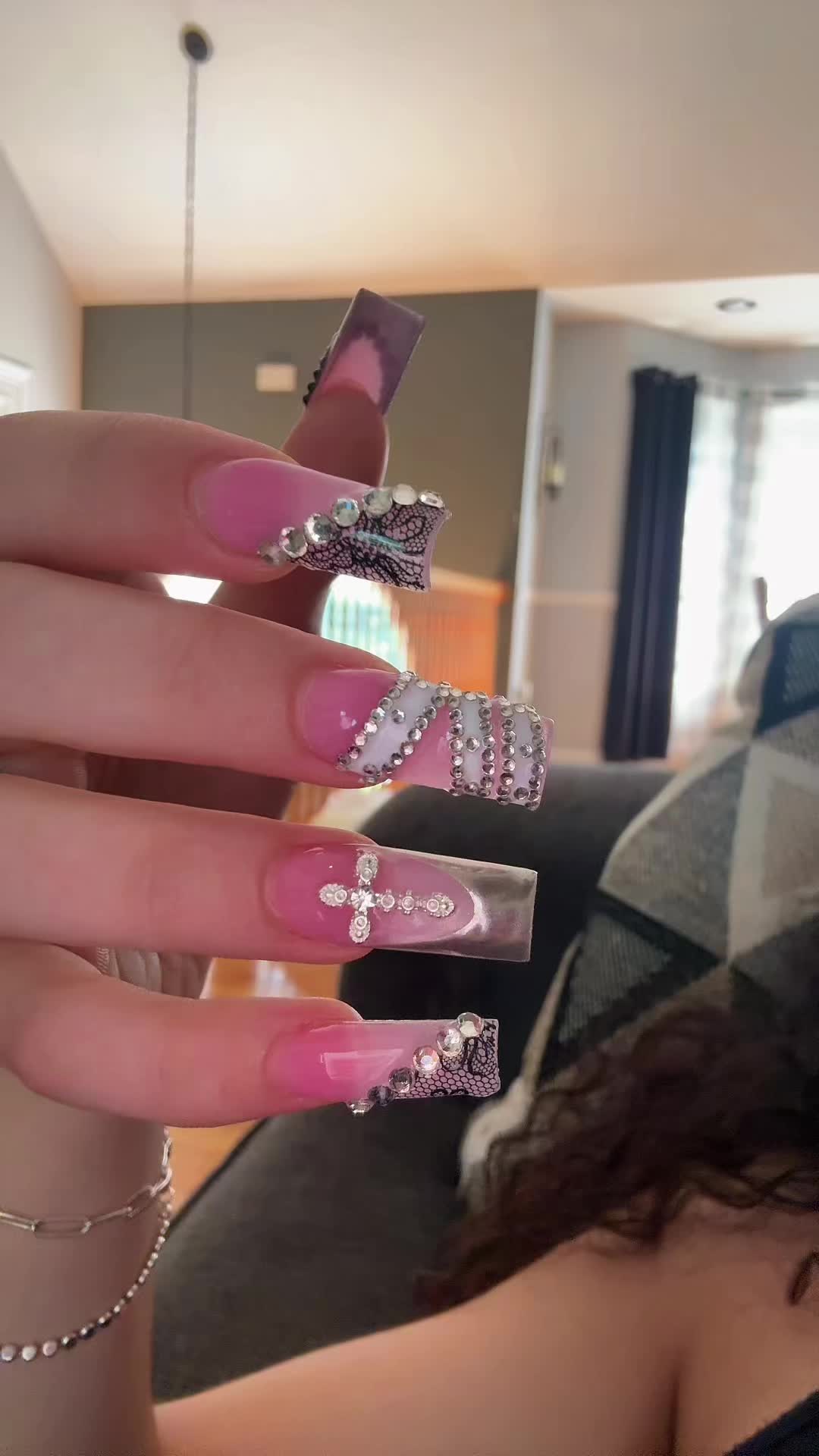 @avaminotti