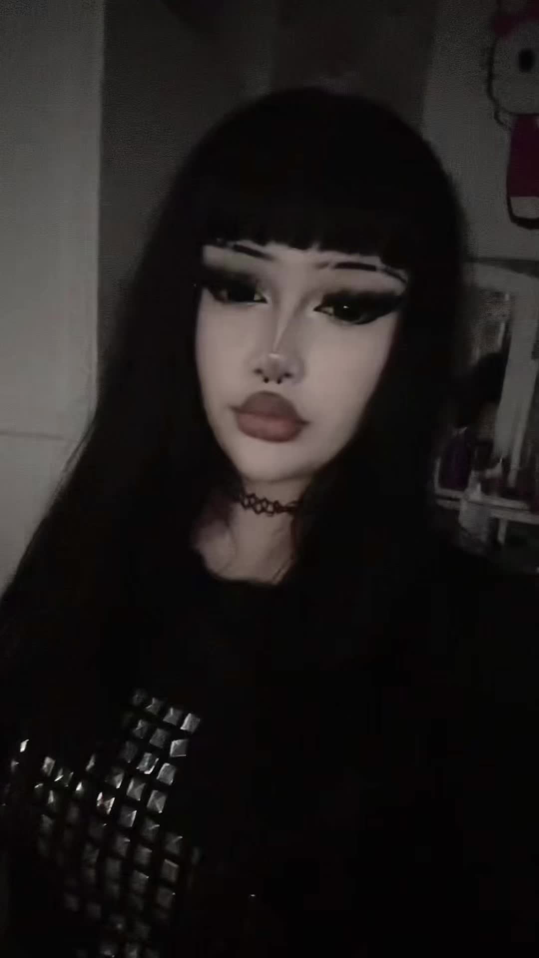@𖤐