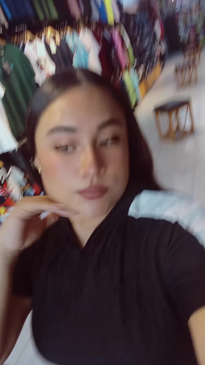 @Valentina Marin 💜