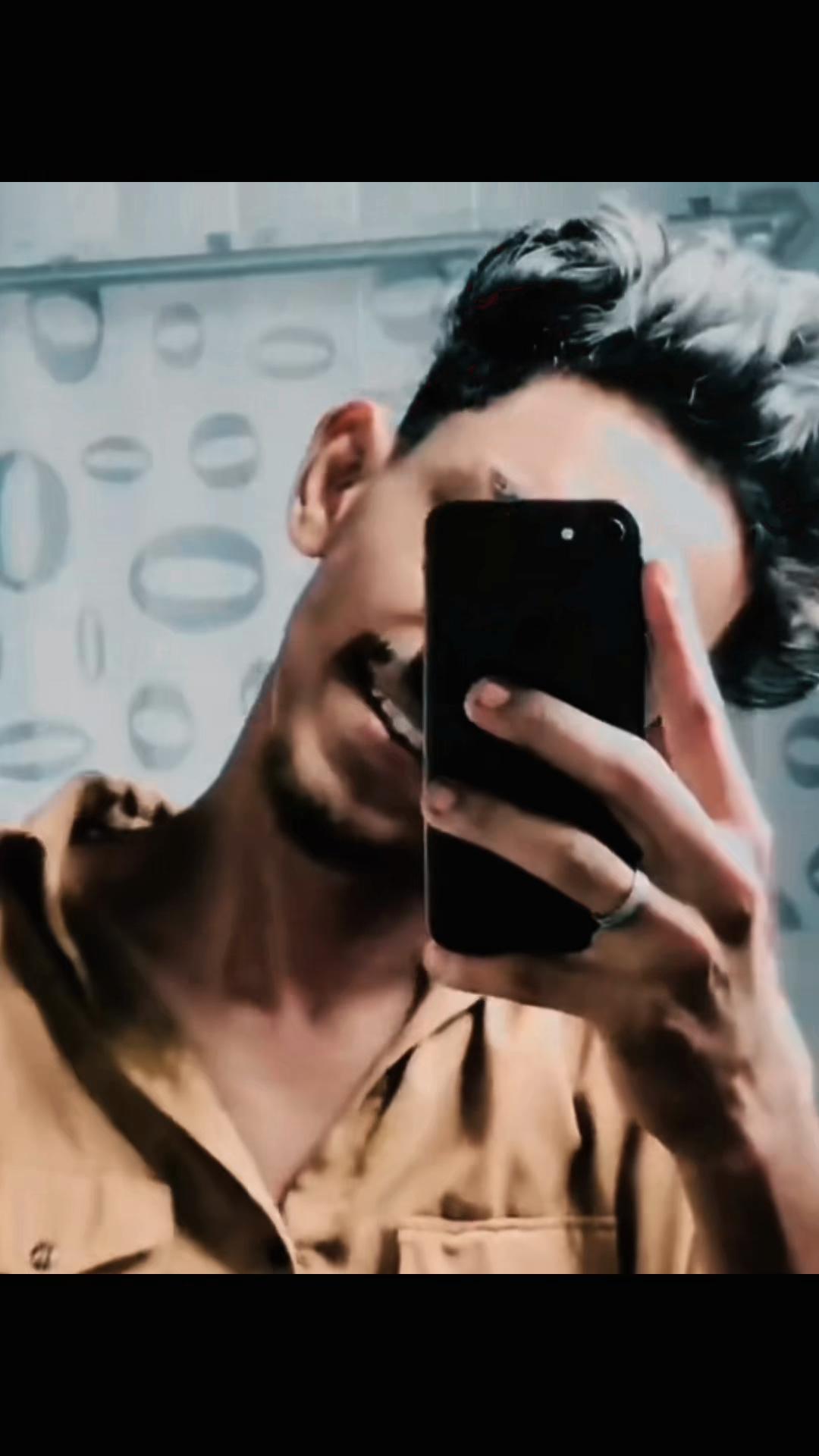 @MR &bull;  🅱️  🌙 D  D Y  <   🔫