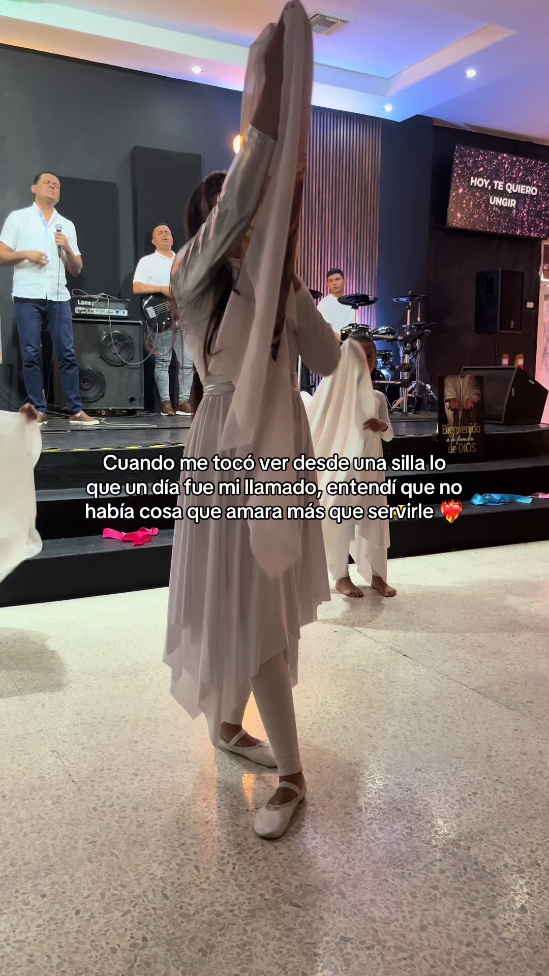 @lautabares_