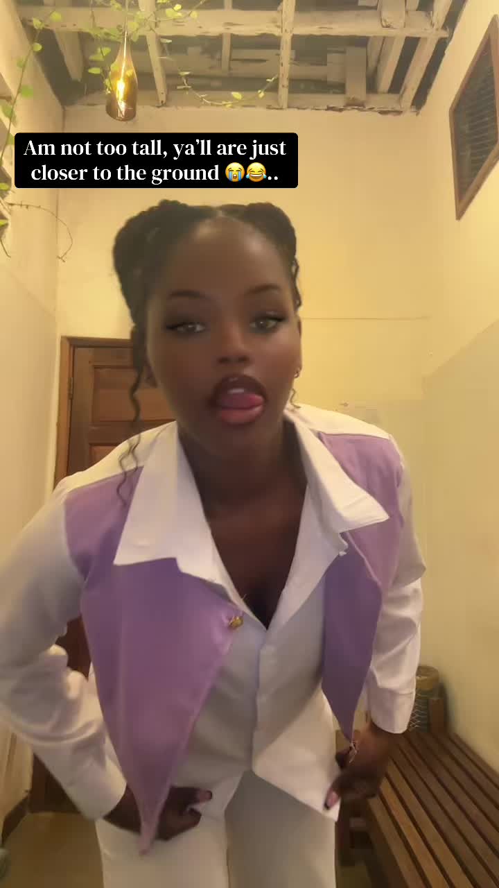 @queen_b_00