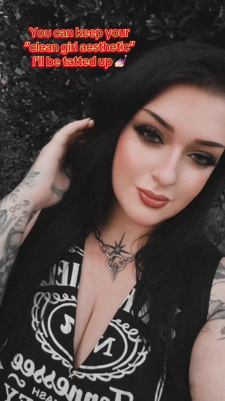 @Gothicccccc