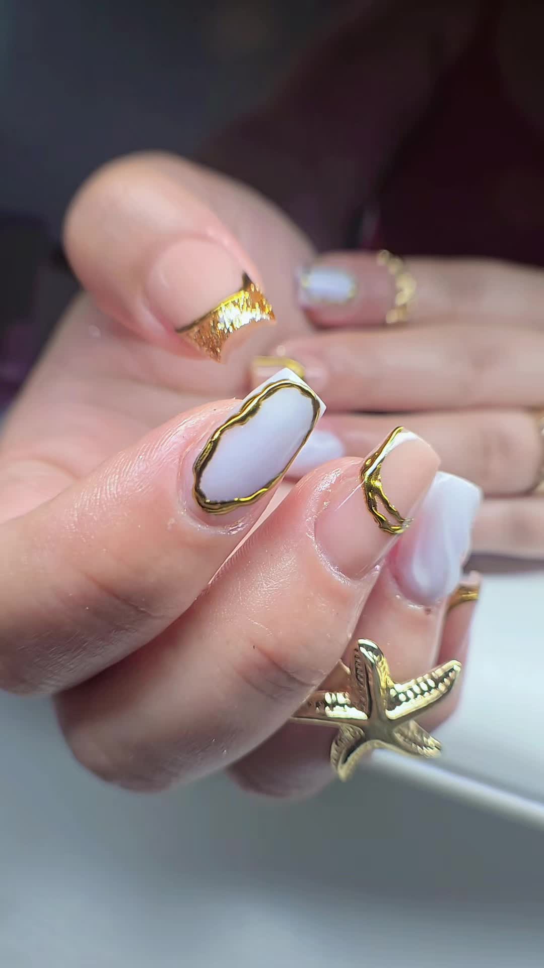 @ReinaNails