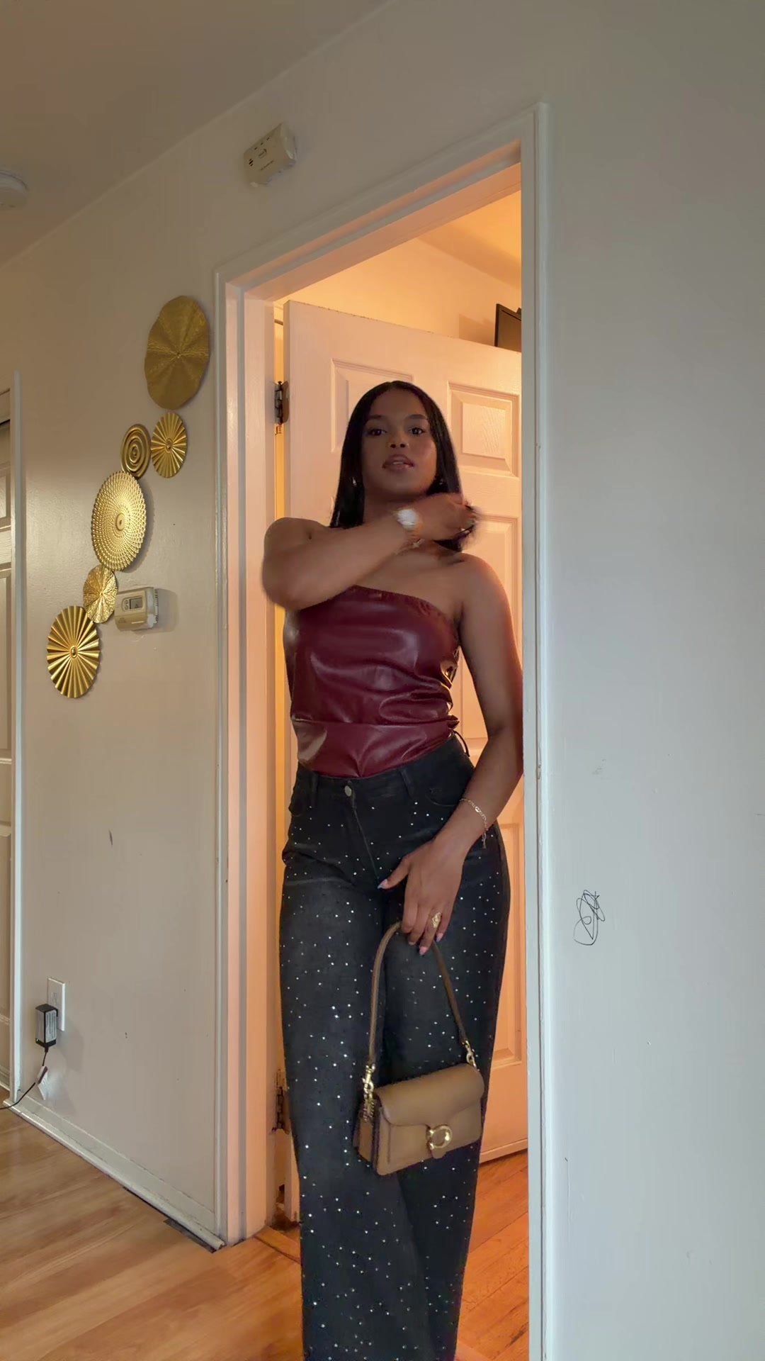 @Elyy04