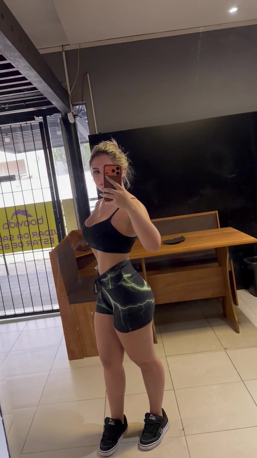 @a_aniinhaa00