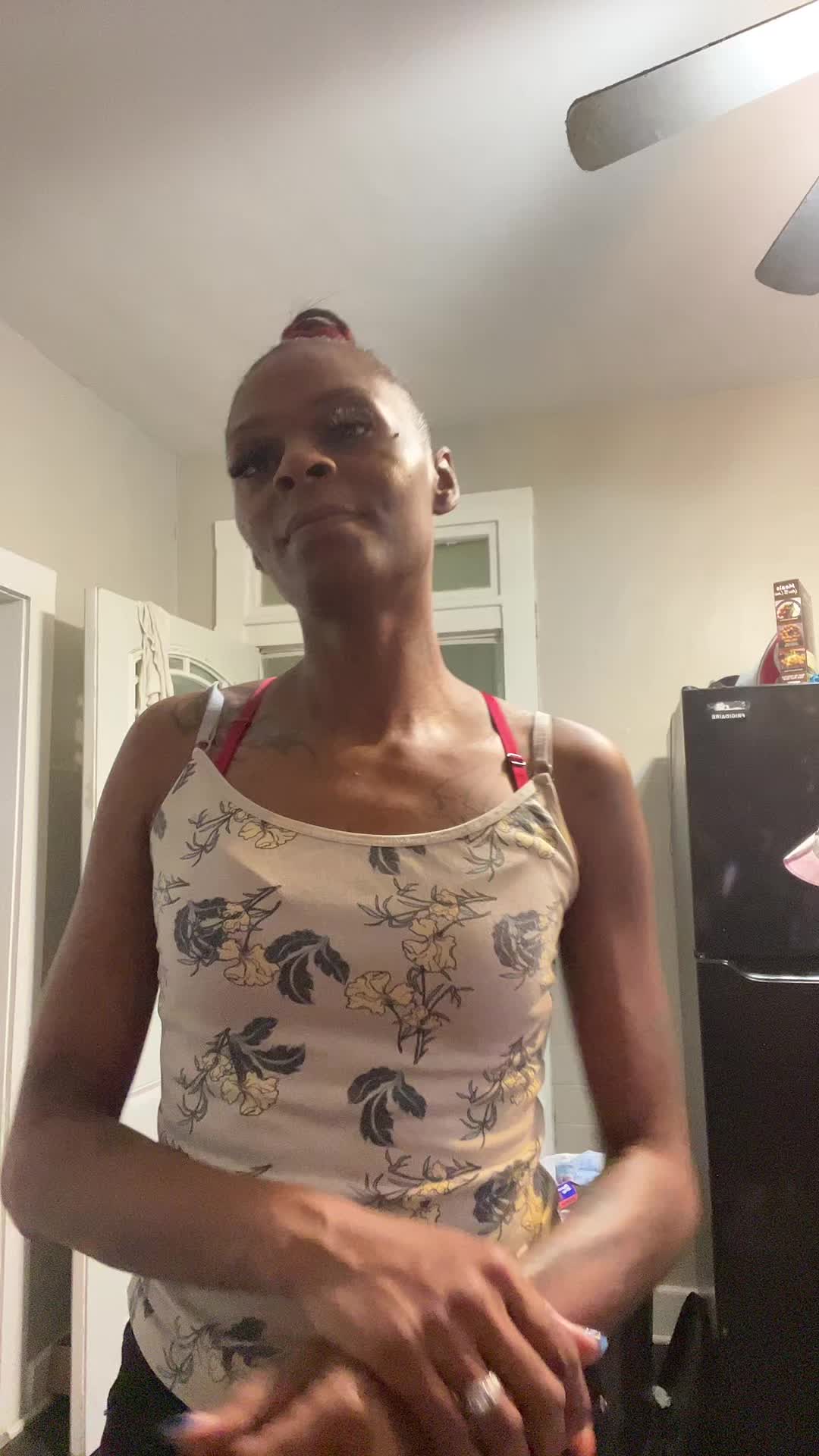@queenpis2funny