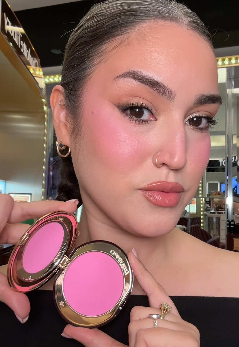 @Gio | NYC MUA
