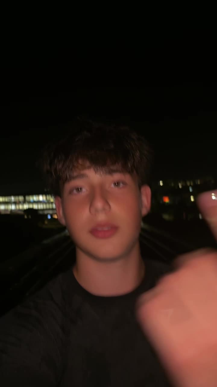 @cyrylo_