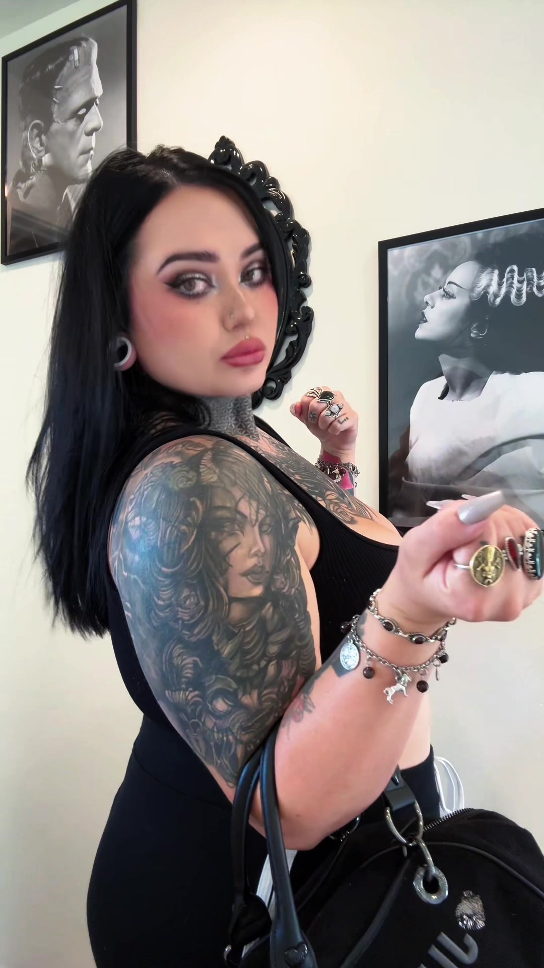 @🦇ℬ𝓇ℴℴ𝓀𝓁𝓎𝓃𝓃🦇