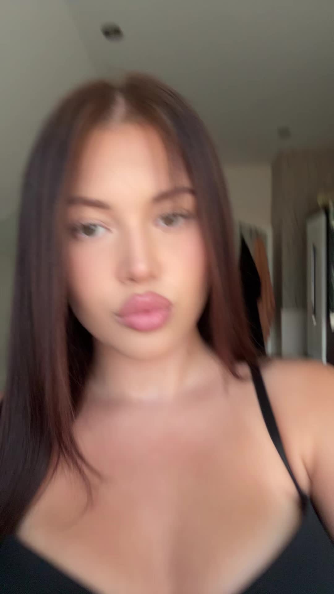 @𝐦𝐢𝐥𝐞𝐧𝐚