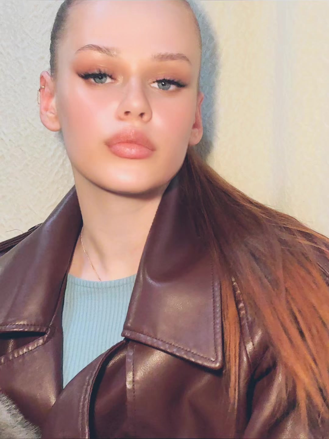 @𝓚𝓻𝓲𝓼𝓽𝓲𝓷𝓪 𝓡𝓸𝓰𝓪𝓷𝓸?