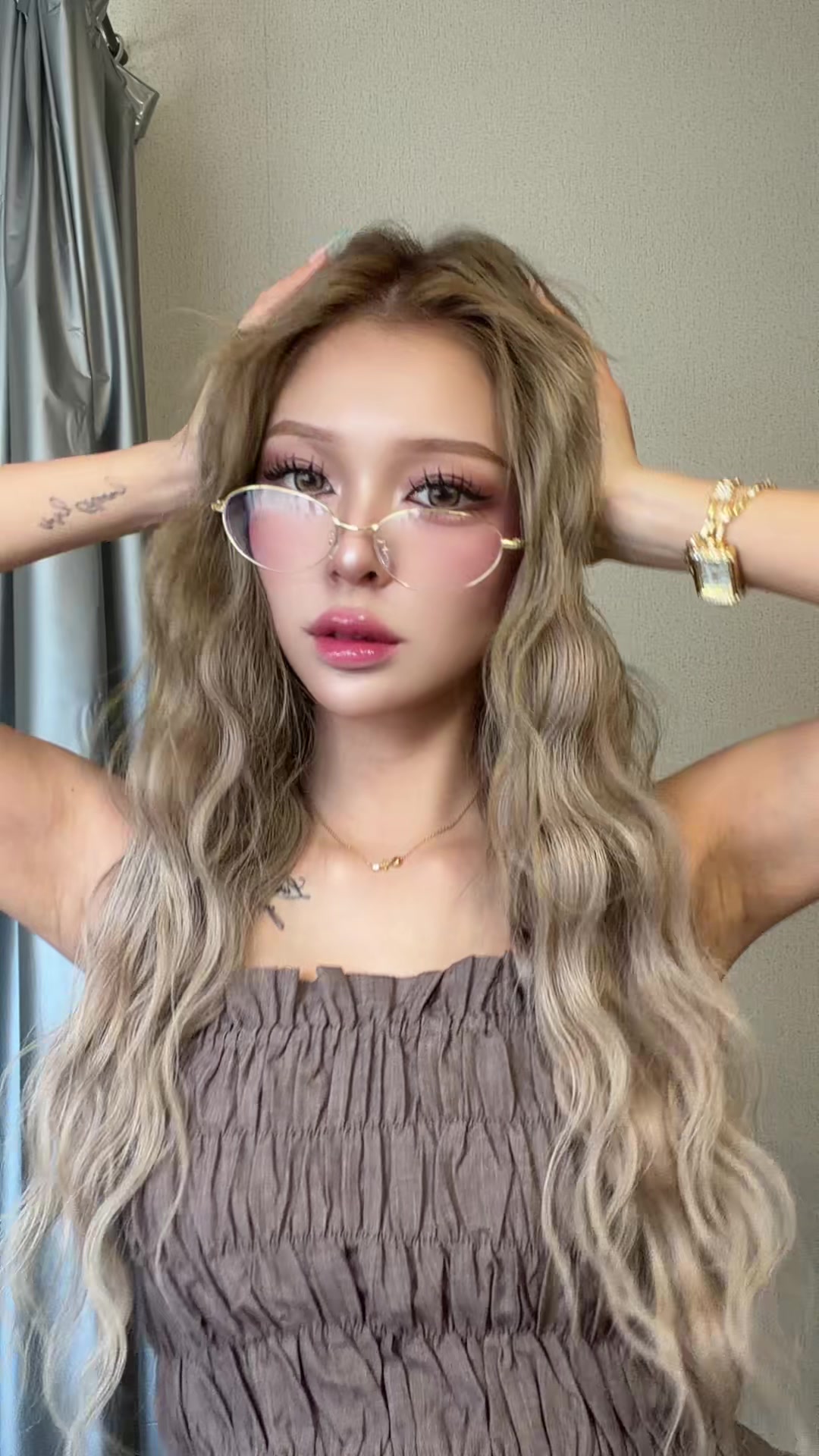 @マユ