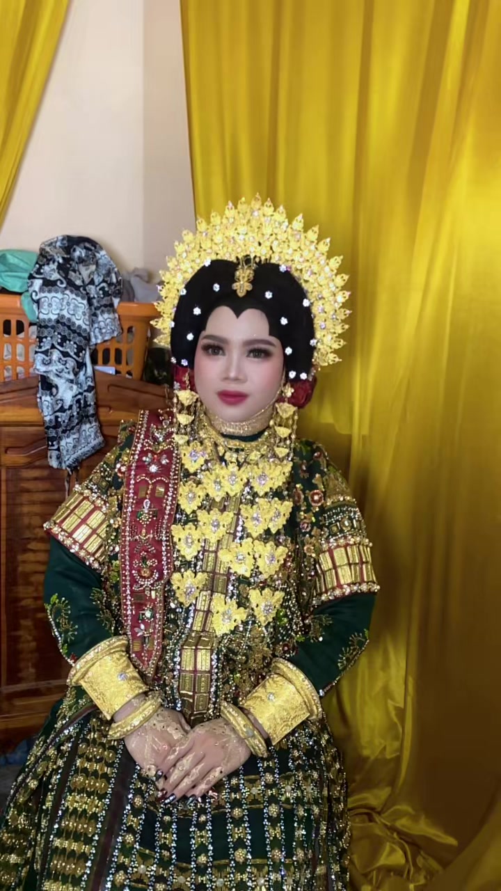 @hermawatimakeuphairdo,MUABone