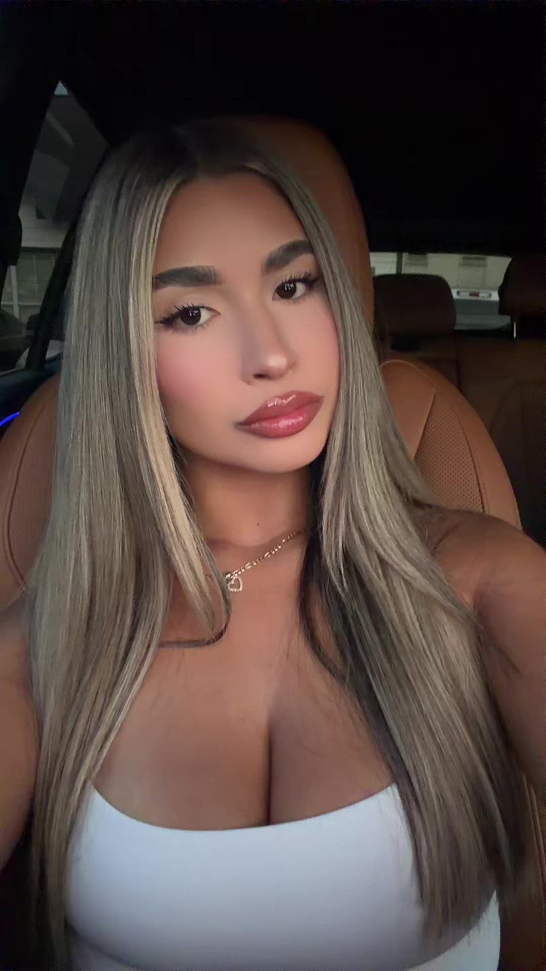 @MEL 🤍