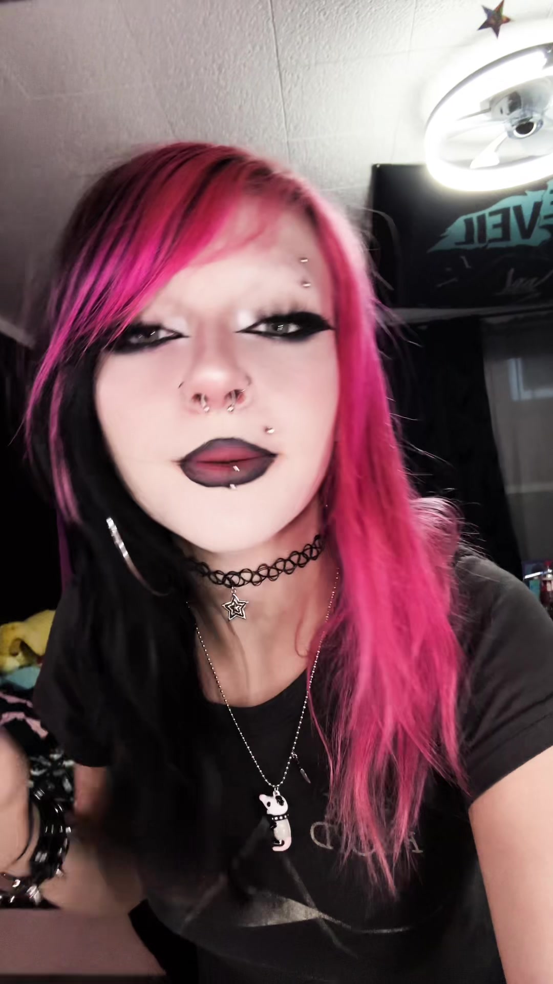 @veronica 🔪🖤