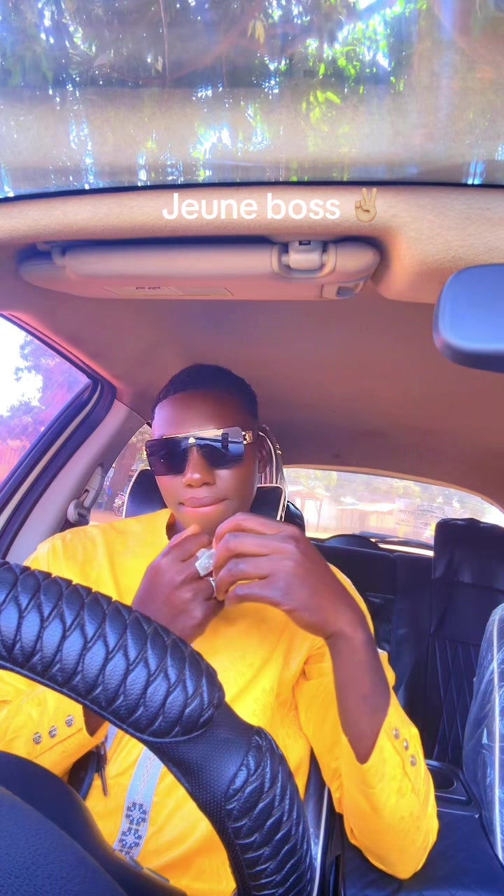 @Dãdjū Lhē Pöpûlâīrē