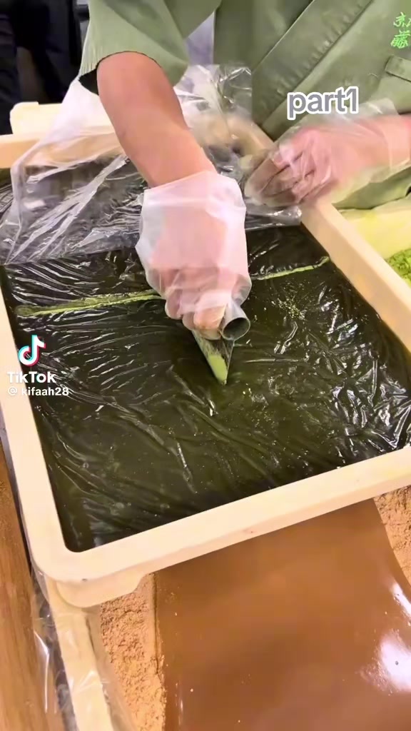 @قصص رون🍃🍄