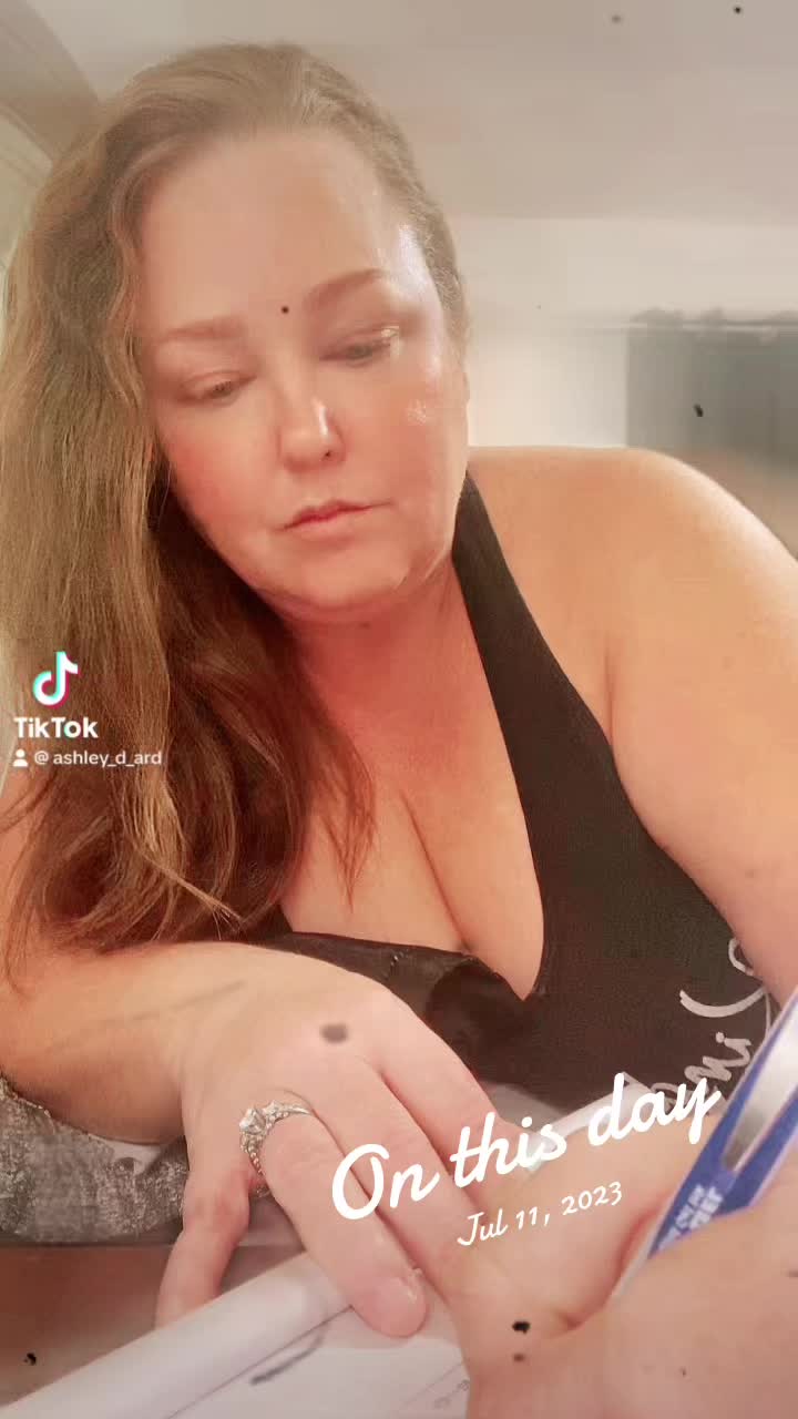 @ASHLEY_D