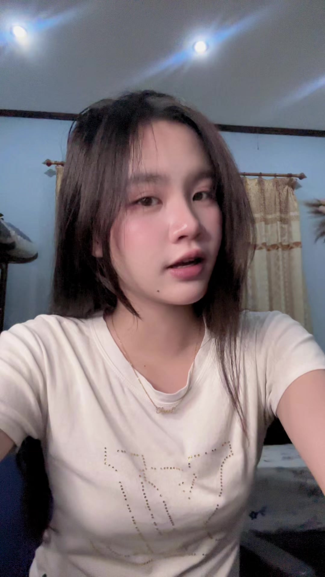 @ລາດີ້