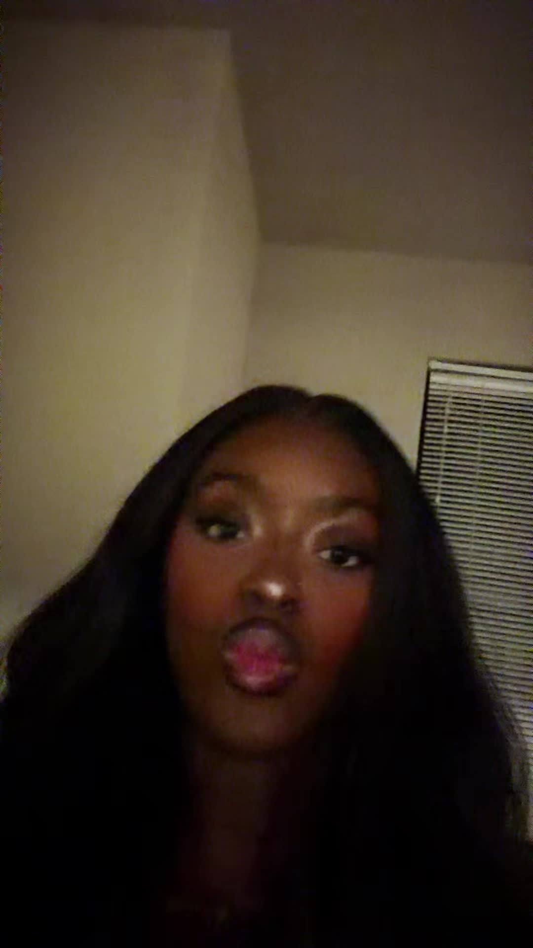 @darkskinhottie